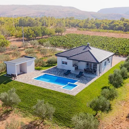 Willa Brkic Estate *