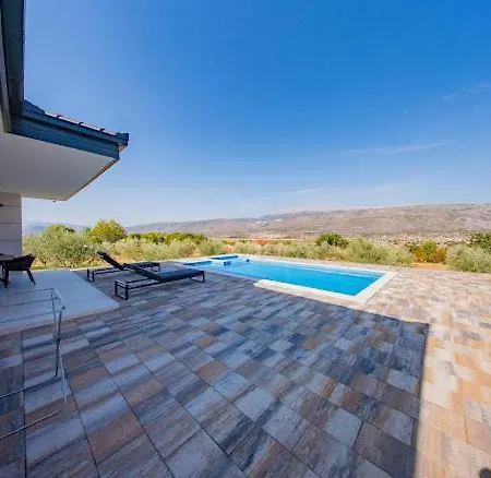 Willa Brkic Estate