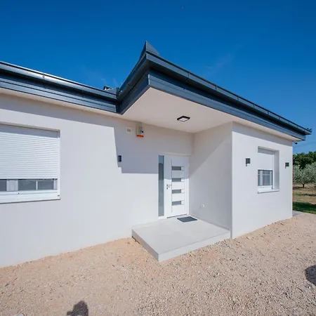 Willa Brkic Estate *